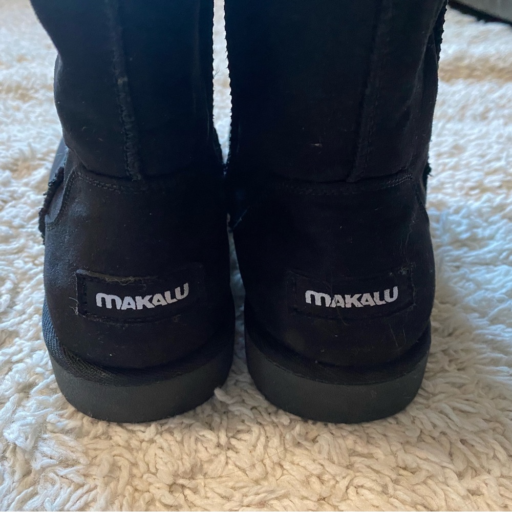 Makalu boots size 9M